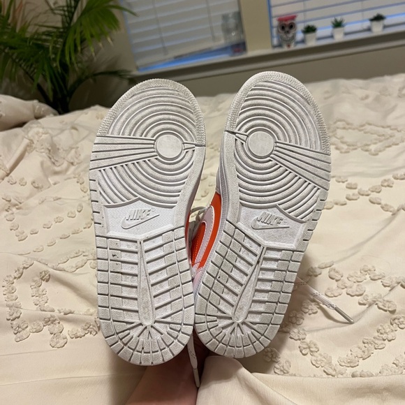 Air Jordan 1s “Bright Citrus” MID - Picture 4 of 5